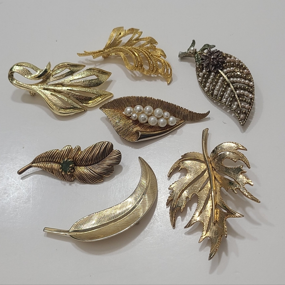 Vintage Gold tone Leaf flower feather brooch lot beaded costume jewelry